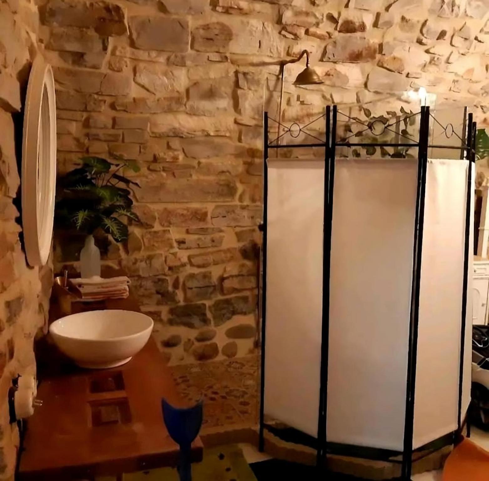 Soggiorno In Una Cantina Antica Del'500, Struttura Privata, Non Albergo Colombaro  Bagian luar foto